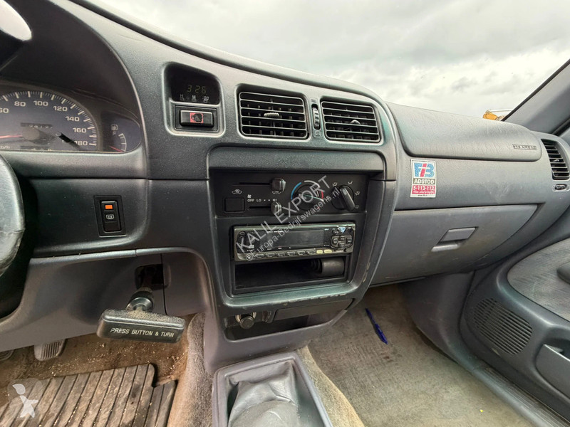 عربة نفعية Toyota 2.4TD 4x4 Steel Suspension...