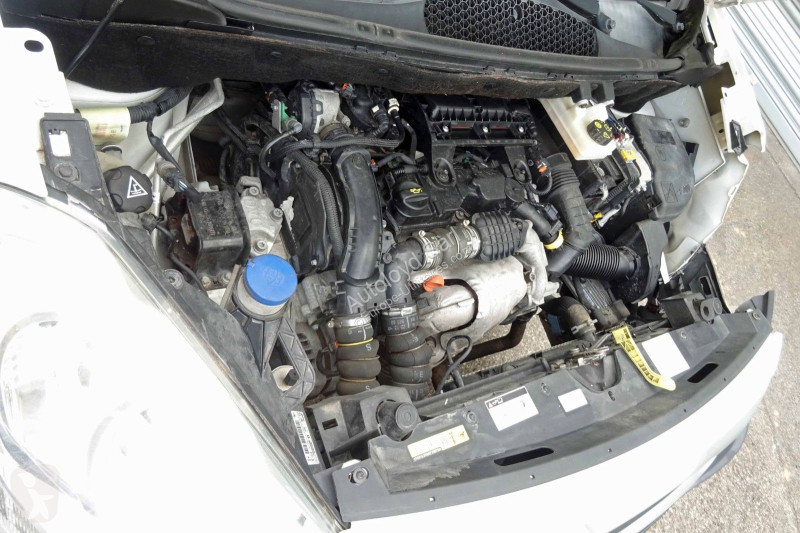 Véhicule utilitaire Peugeot PARTNER 1,6 HDI 99