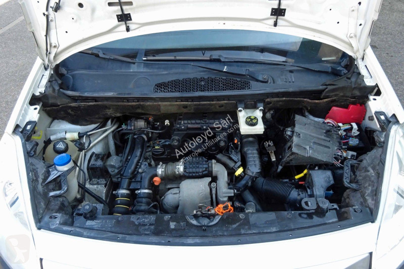 Véhicule utilitaire Peugeot PARTNER 1,6 HDI 100