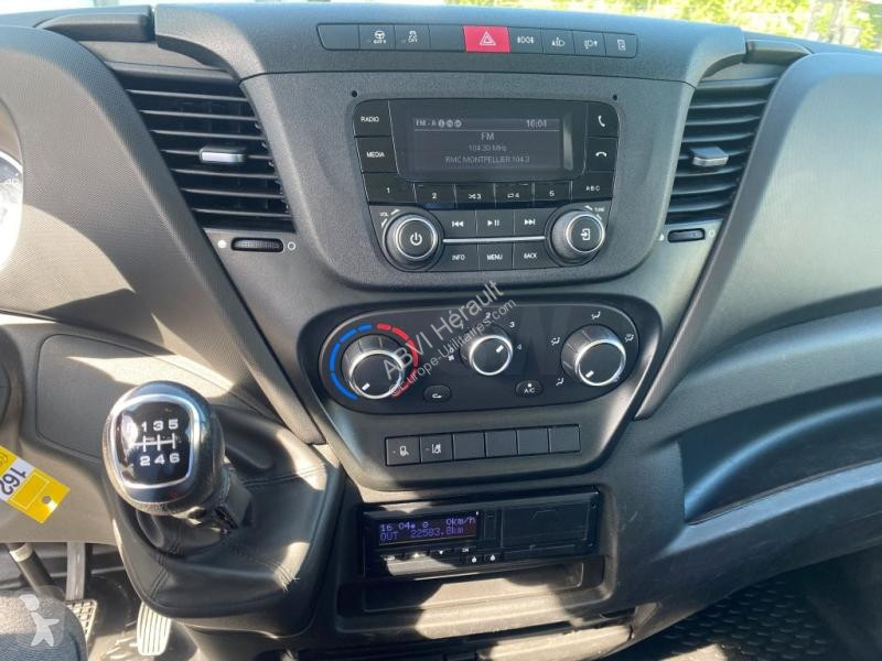 عربة نفعية Iveco 40C14N CNG BENNE 3M30 COFFRE...
