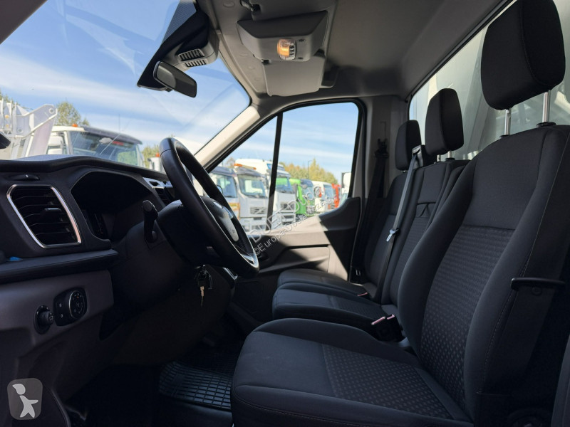 Samochód dostawczy Ford