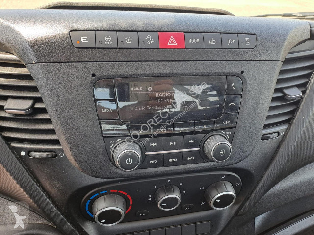 Véhicule utilitaire Iveco DAILY 35S14H