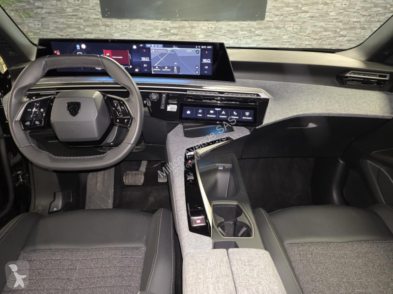 عربة نفعية Peugeot 5008 1.2i Hybrid -136 - BV...