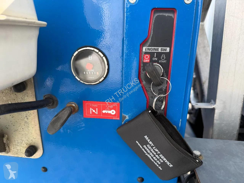 Furgoneta Nissan 35.13 met paus verhuislift 25...