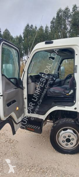 Véhicule utilitaire Mitsubishi Fuso