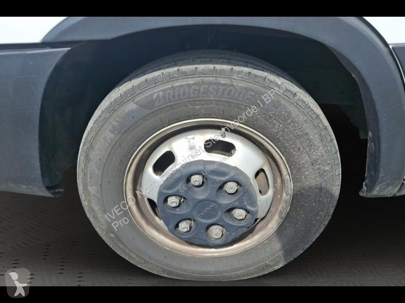 Véhicule utilitaire Iveco CCb 35C16H...