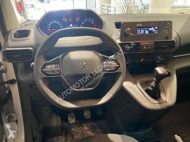 عربة نفعية Peugeot