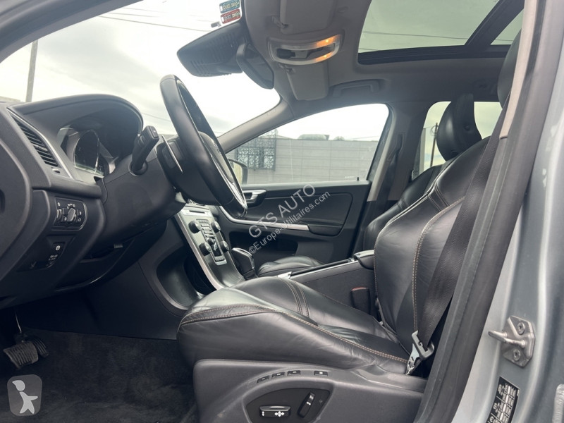 Samochód dostawczy Volvo D4 AWD 181CH MOMENTUM...