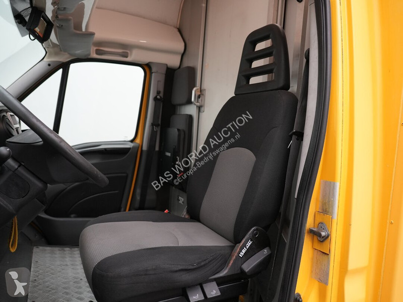 Bedrijfswagen Iveco 35S11