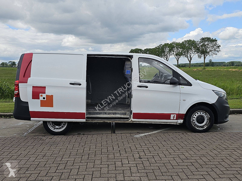 Mercedes 111 L2 Euro6 3-Zits van
