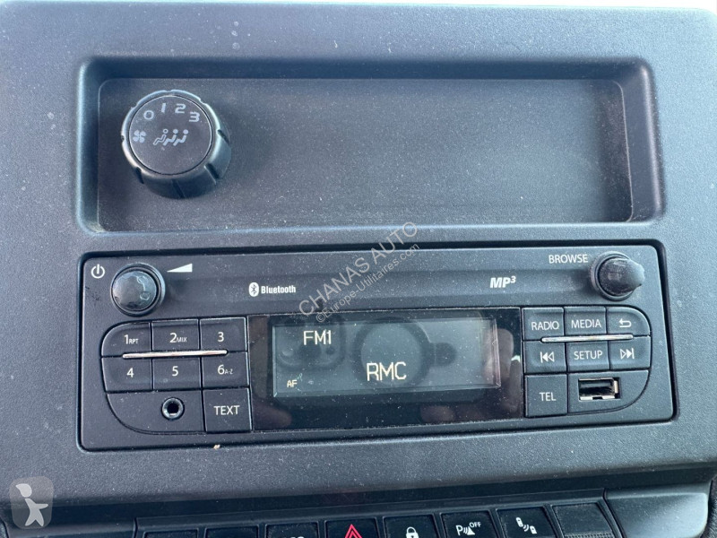 عربة نفعية Renault L2H2 2.3 dCi 145 9PL 9 places