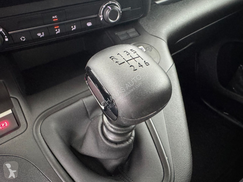 Véhicule utilitaire Peugeot M DIESEL 100 3PL 3...