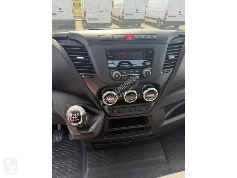 Véhicule utilitaire Iveco DAILY 35C16 3.0HPI...