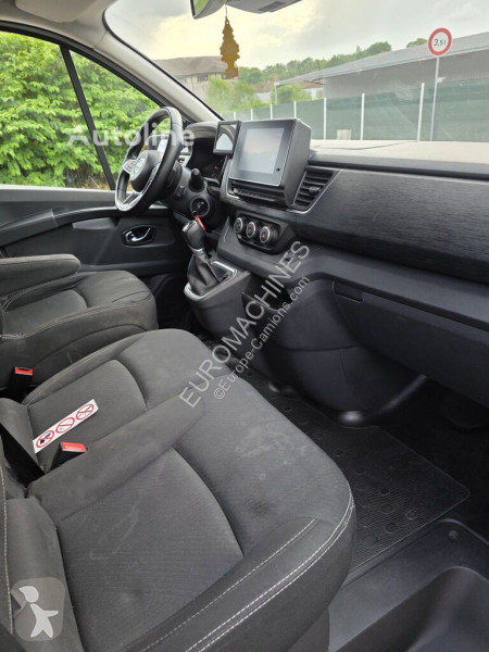 عربة نفعية Nissan PRIMASTAR 2.0 2024