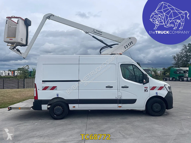 Samochód dostawczy Renault 145.35 nacelle