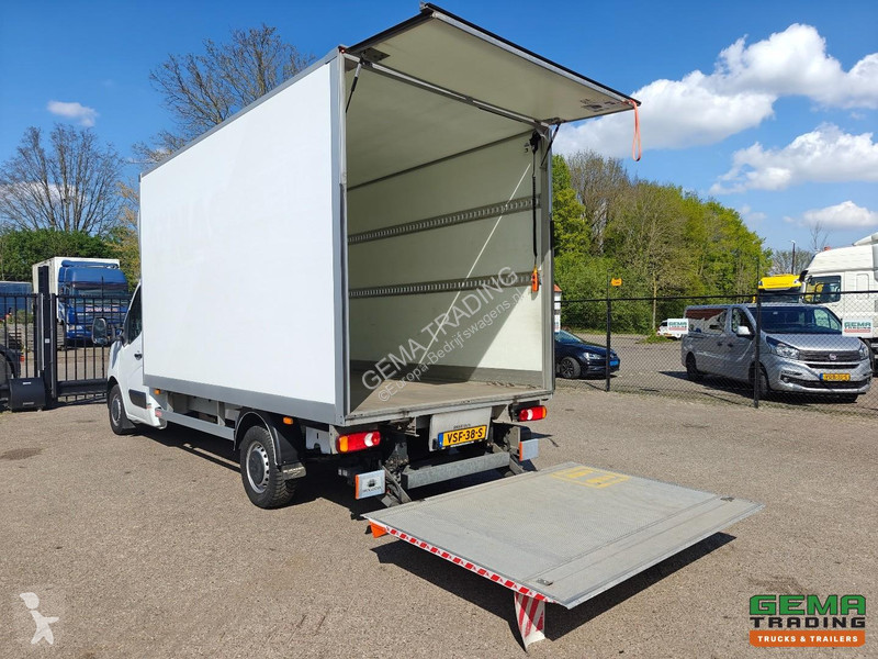 Furgoneta Renault 4x2 Day Cab (3 Persons)...