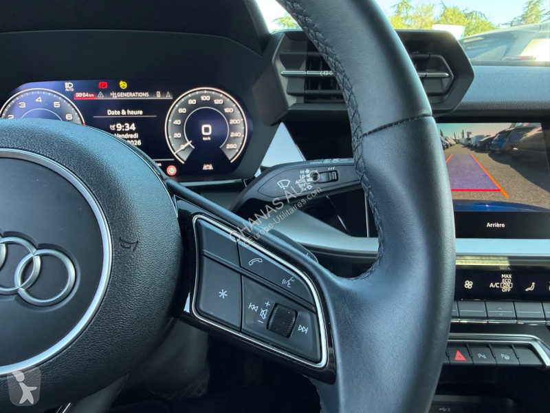 Véhicule utilitaire Audi 40 TFSIe 204 Design...