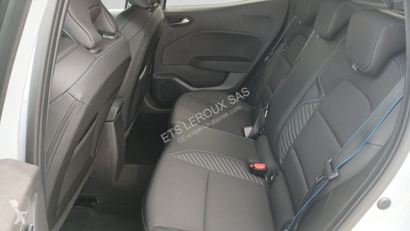 Véhicule utilitaire Renault CLIO V