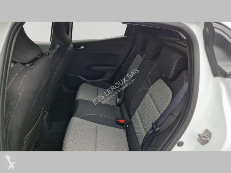 عربة نفعية Renault CLIO V