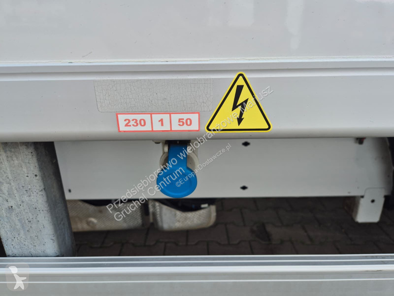 Лекотоварен автомобил Renault Master 2.3 -...