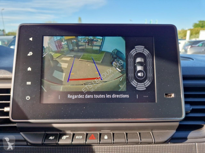 Véhicule utilitaire Renault TRAFIC