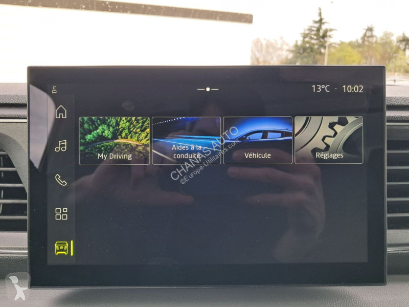 Véhicule utilitaire Nissan 3T5 2L 150...