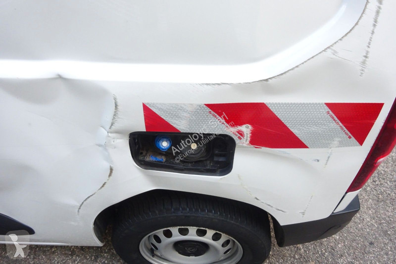 Véhicule utilitaire Peugeot PARTNER 1,5 HDI 100