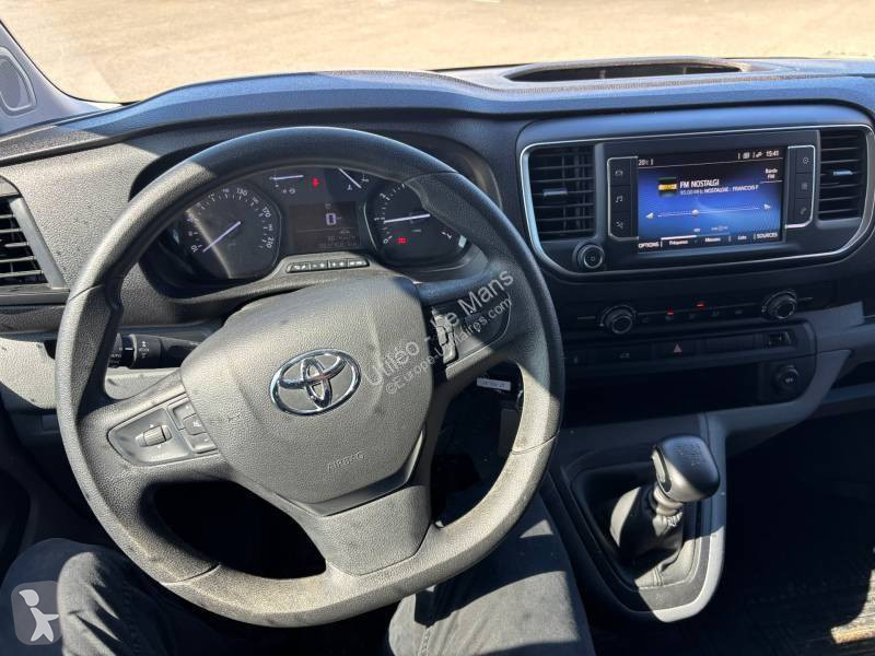 Véhicule utilitaire Toyota