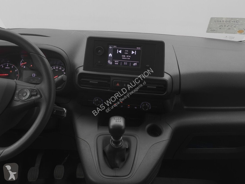 Лекотоварен автомобил Opel 110pk