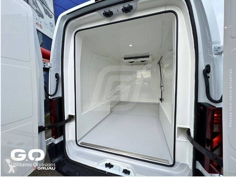 Samochód dostawczy Nissan