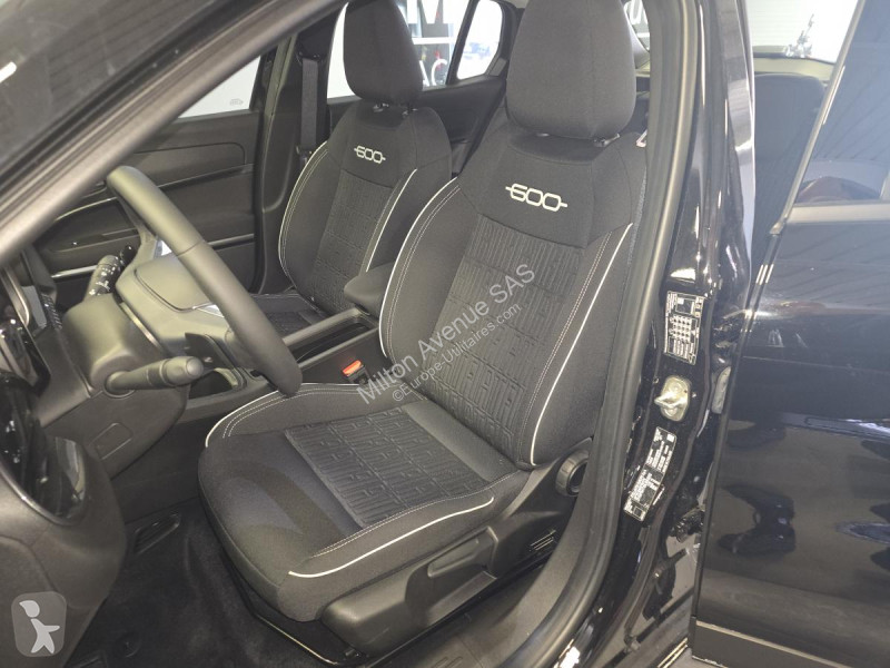 Samochód dostawczy Fiat FIAT 600 1.2 Hybrid -...