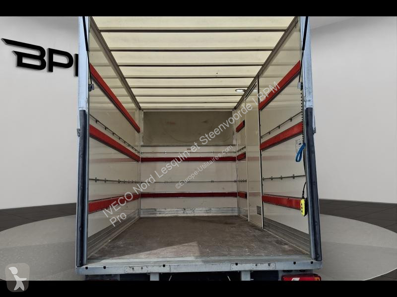 Véhicule utilitaire Iveco CCb 35C16H...