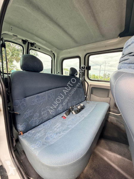عربة نفعية Renault 1.9D 65CH RTA D65 FAIBLE...