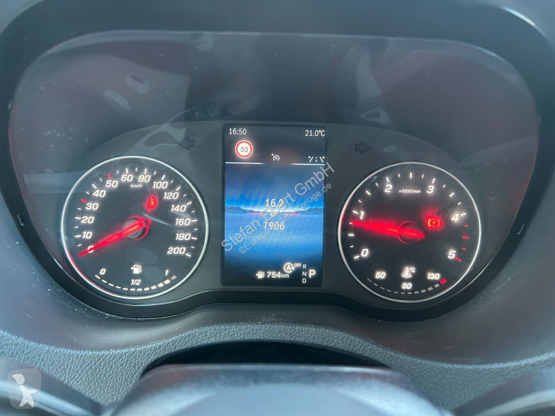 Коммерческий автомобиль Mercedes 317 CDI 9G...