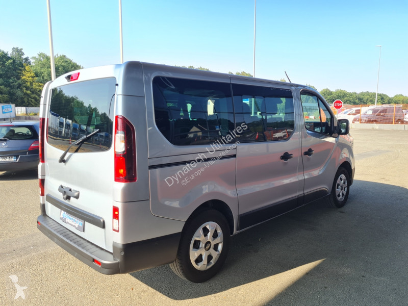 Furgoneta Renault TRAFIC III COMBI 2.0 BLUE DCI...