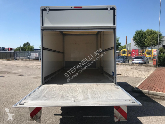 Veicolo commerciale Iveco DAILY 35C16H BOX +...
