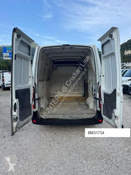 عربة نفعية Nissan 3posti