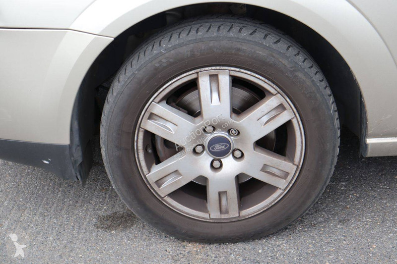 عربة نفعية Ford