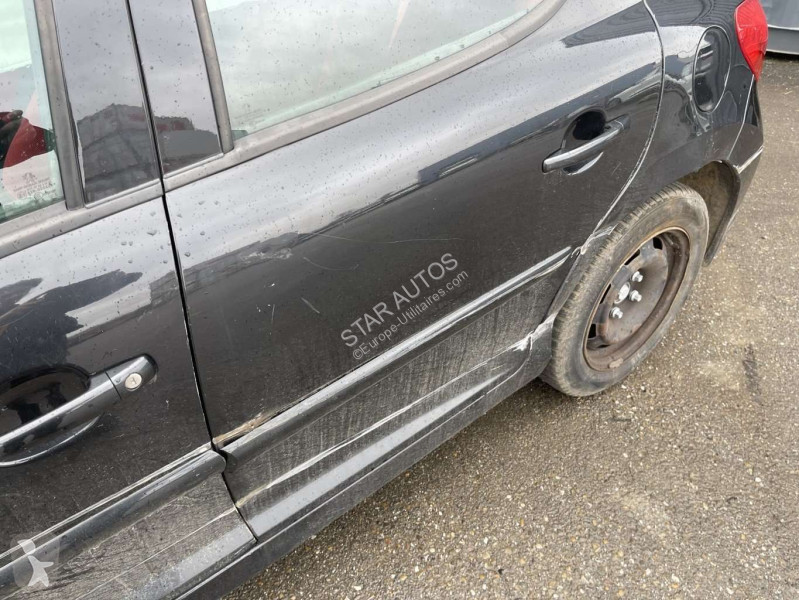 عربة نفعية Peugeot