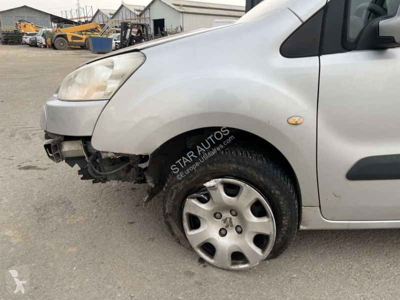 عربة نفعية Peugeot