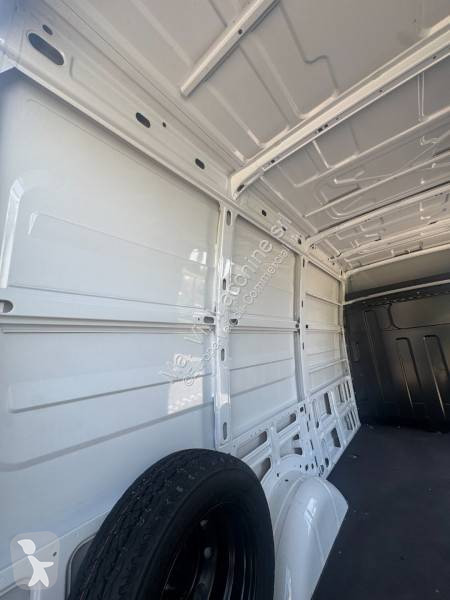 عربة نفعية Iveco