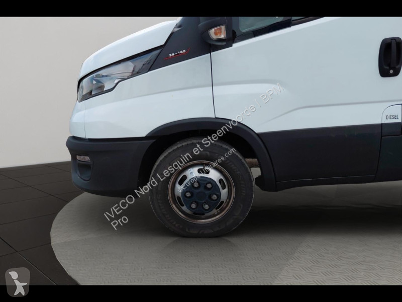Véhicule utilitaire Iveco CCb 35C16H...