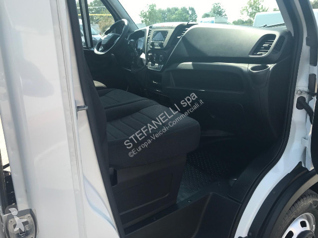 عربة نفعية Iveco DAILY 35C14H BOX