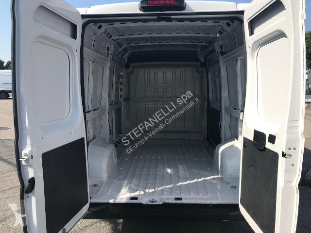 عربة نفعية Fiat Ducato 33 MH2 2.2 mjt3 120cv...