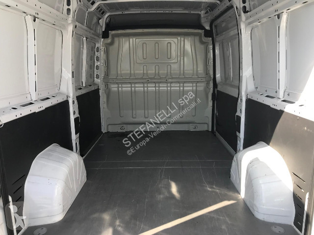 عربة نفعية Citroën Jumper 33 L2H2 2.2 bluehdi...