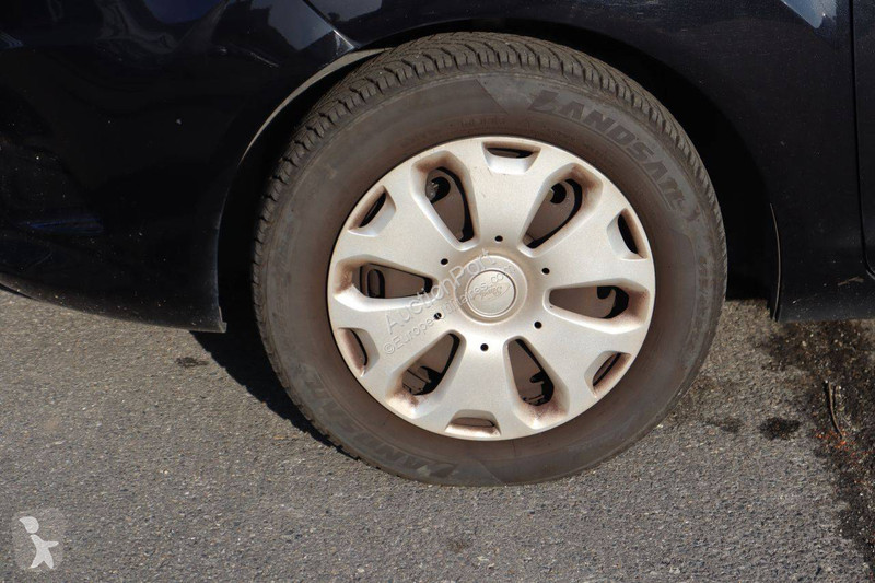 عربة نفعية Ford