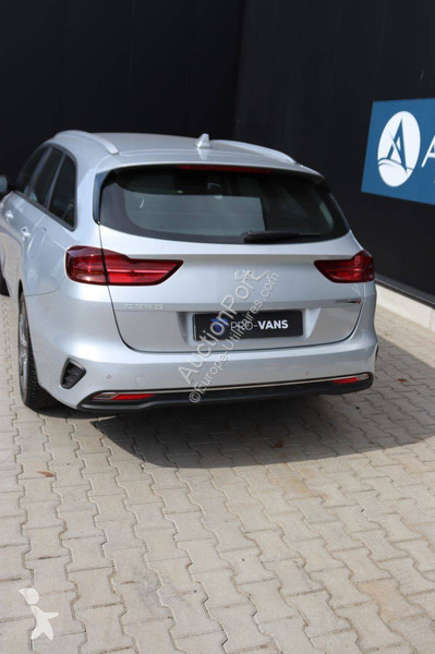 Samochód dostawczy KIA  Ceed