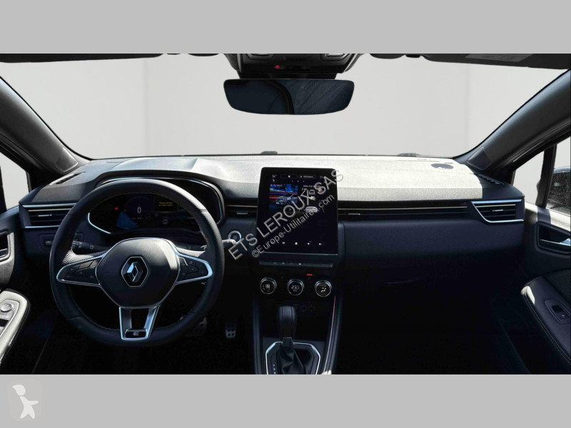 عربة نفعية Renault CLIO V