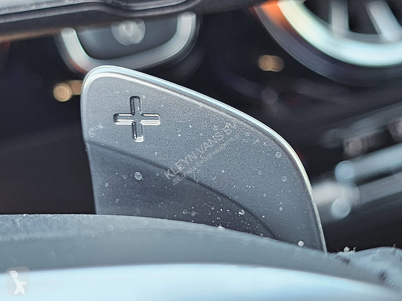 عربة نفعية Mercedes 4Matic AMG Line GLA