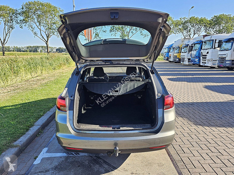 Furgoneta Opel 1.2 Sports Tourer Execut